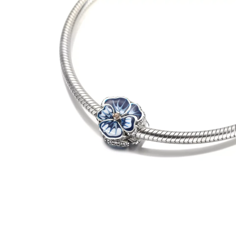 (resim) PANDORA Mavi Menekşe Çiçeği Küpe - 790777C02 - Görüntüle 4