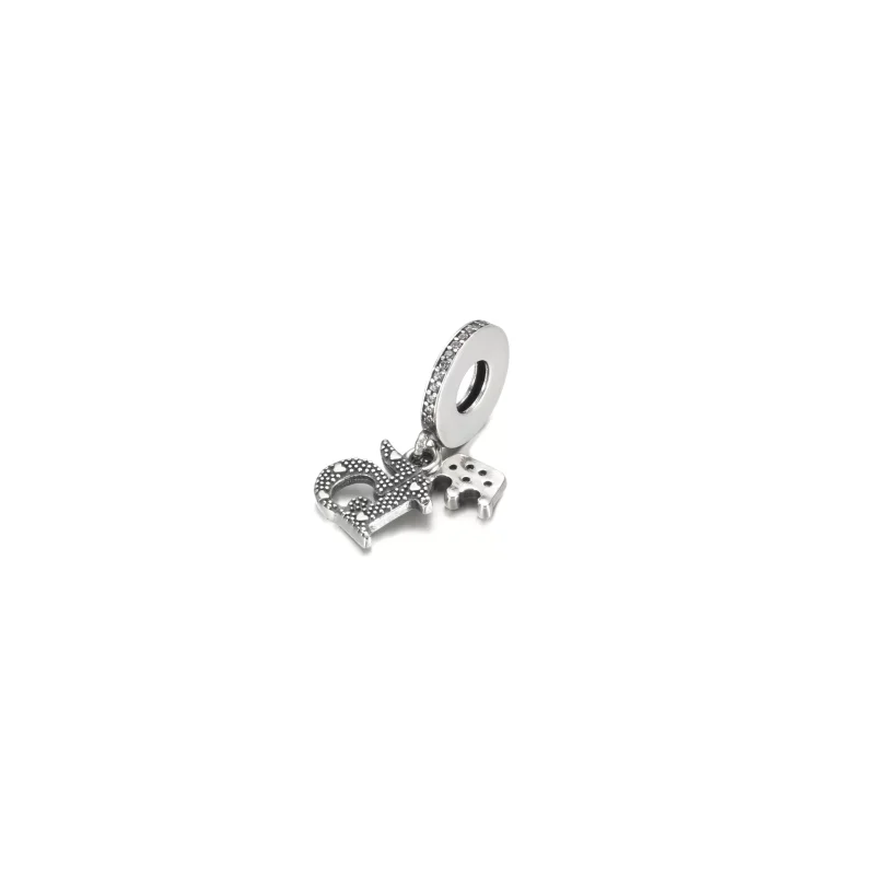 (resim) Pandora 15. doğum günü Sallantılı Charm - 799540C01 - Görüntüle 4