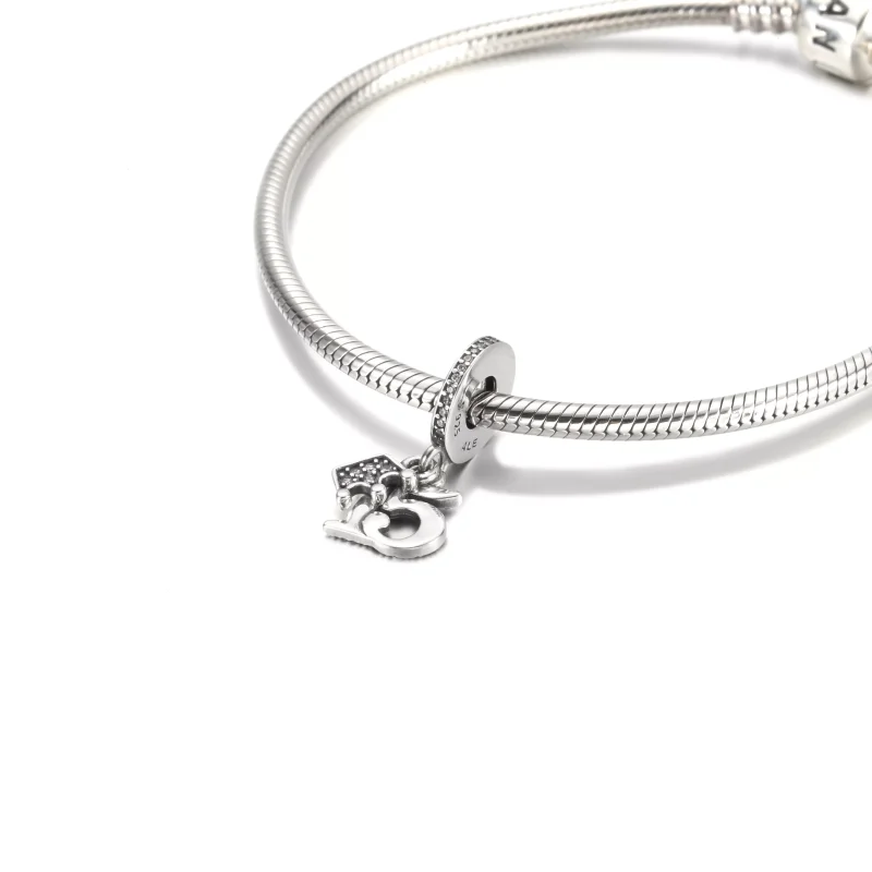 (resim) Pandora 15. doğum günü Sallantılı Charm - 799540C01 - Görüntüle 5