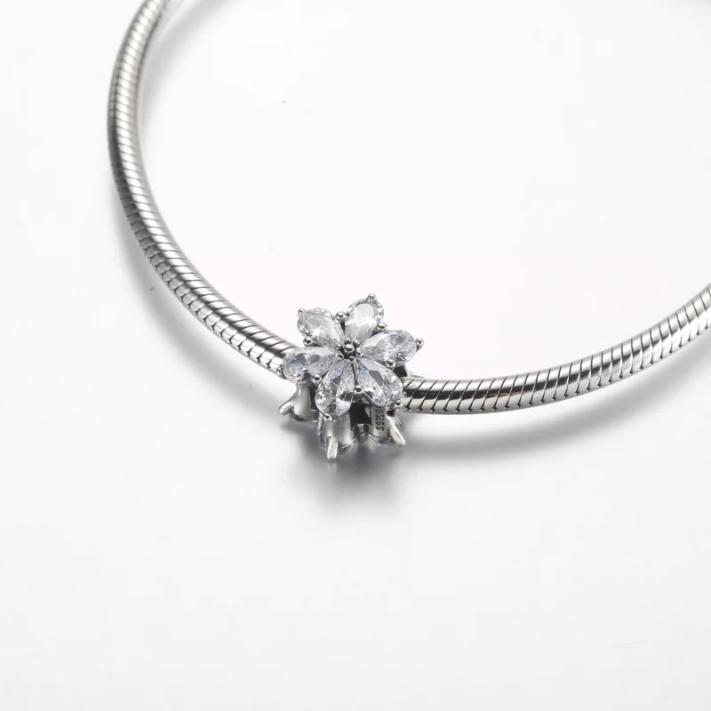 (resim) Pandora Parlayan Herbarium Kümeleri Bileklik Süsü - 792623C01 - Görüntüle 4