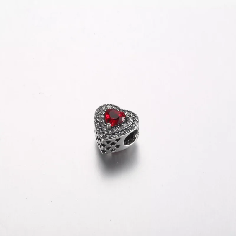 (resim) Pandora Parlayan Yükseltilmiş Kalp Küpe - 799218C02 - Görüntüle 2