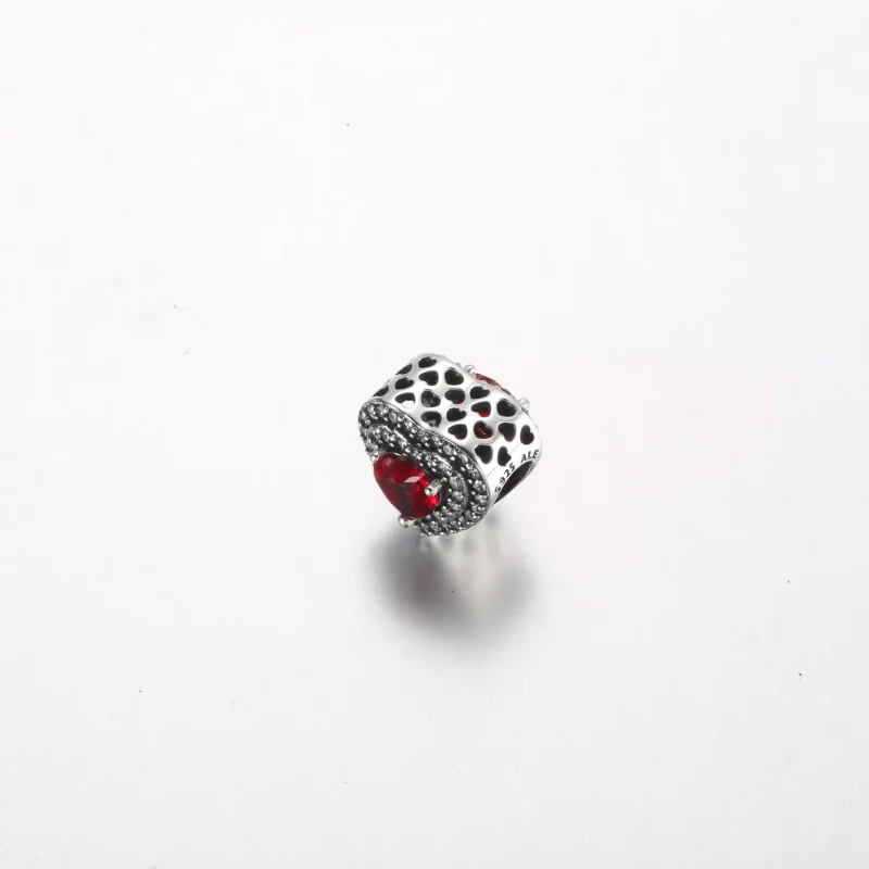 (resim) Pandora Parlayan Yükseltilmiş Kalp Küpe - 799218C02 - Görüntüle 3