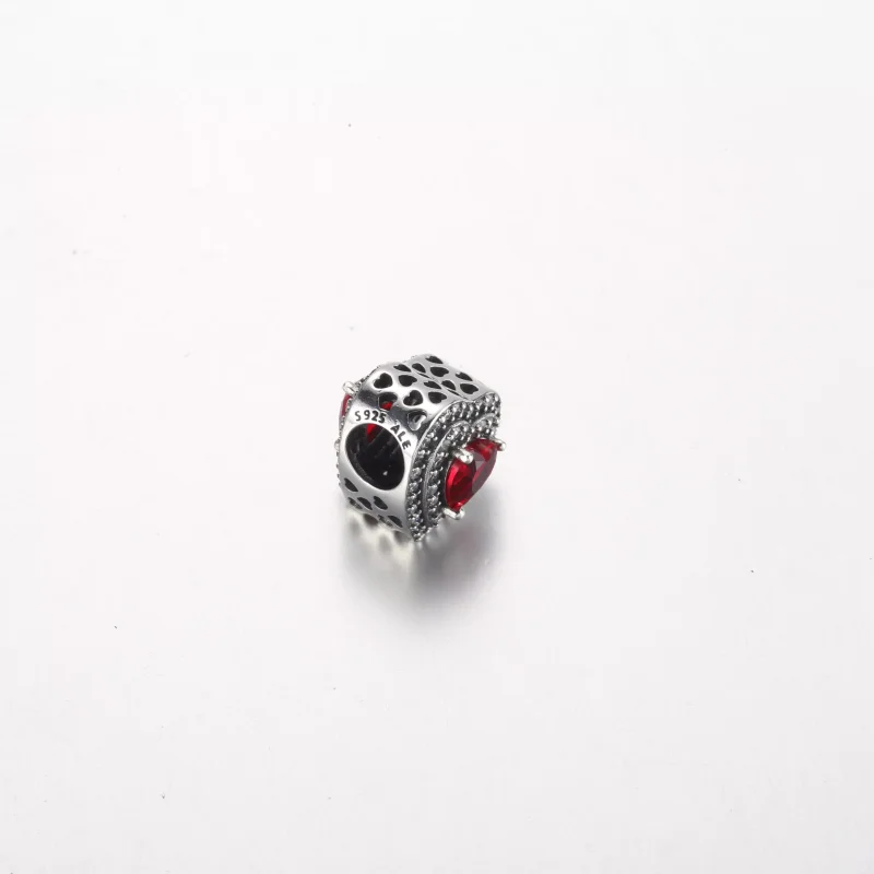 (resim) Pandora Parlayan Yükseltilmiş Kalp Küpe - 799218C02 - Görüntüle 4