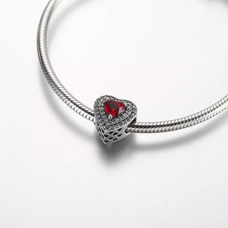 (resim) Pandora Parlayan Yükseltilmiş Kalp Küpe - 799218C02 - Görüntüle 5