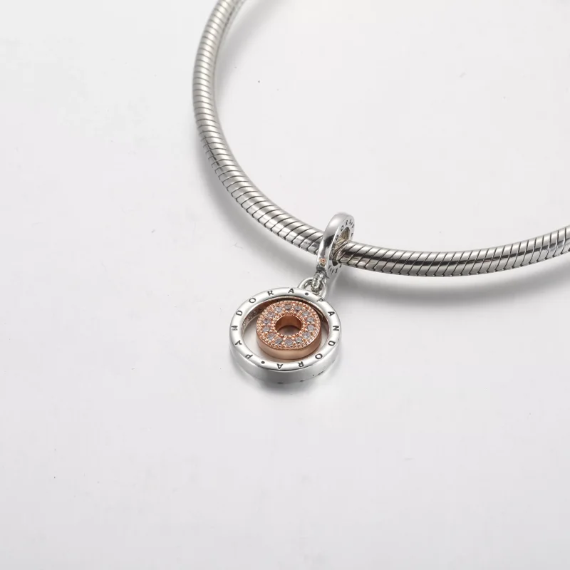 (resim) İki Renkli Pandora Logolu Halkalı Sallantılı Charm - 782287C01 - Görüntüle 5