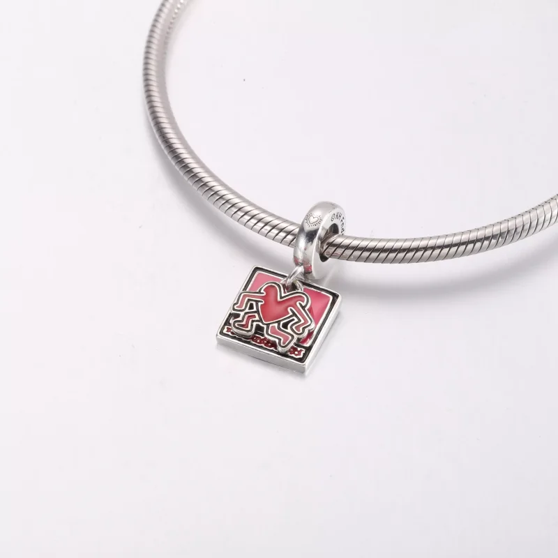 (resim) Keith Haring™ x Pandora Yürüyen Kalp Çift Sallantılı Charm - 792216C01 - Görüntüle 5