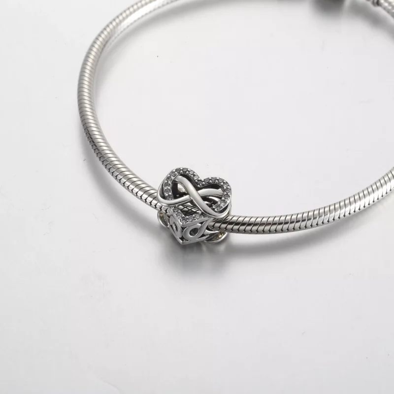 (resim) Pandora Ailesi Sonsuzluk Kırmızı Kalp Charm - 792246C01 - Görüntüle 4