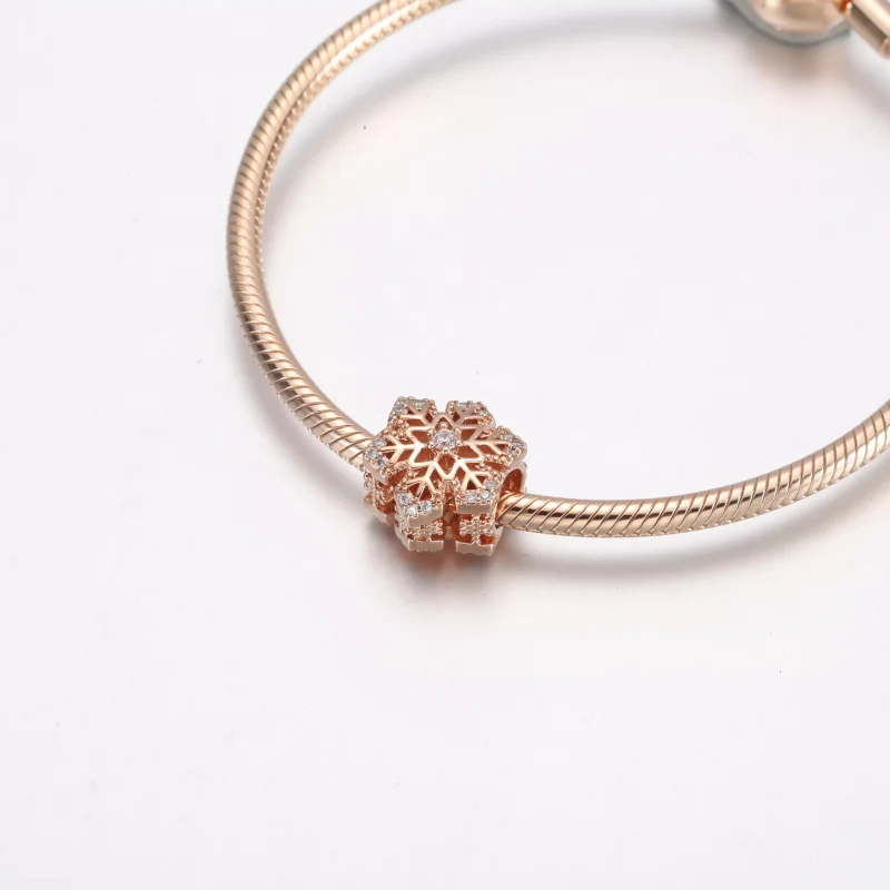 (resim) Pandora Şenlikli Kar Tanesi Charm'ı - 782378C01 - Görüntüle 5