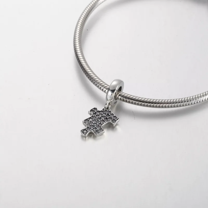 (resim) Pandora Köpüklü Yapboz Parçası Sallantılı Charm - 792241C01 - Görüntüle 4