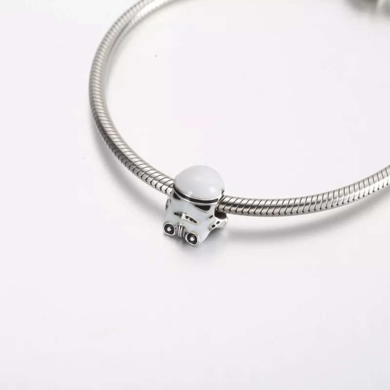 (resim) Pandora Star Wars™ Stormtrooper™ Kask Charm'ı - 791454C01 - Görüntüle 5
