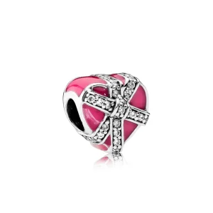 PANDORA Aşkın Hediyeleri Charm, Macenta Emaye Şeffaf CZ - 792047CZ (resim) PANDORA Aşkın Hediyeleri Charm, Macenta Emaye Şeffaf CZ - 792047CZ