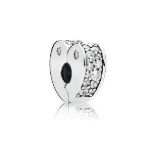 PANDORA Parlayan Aşk Kemerleri Klips, Şeffaf CZ - 797020CZ (resim) PANDORA Parlayan Aşk Kemerleri Klips, Şeffaf CZ - 797020CZ