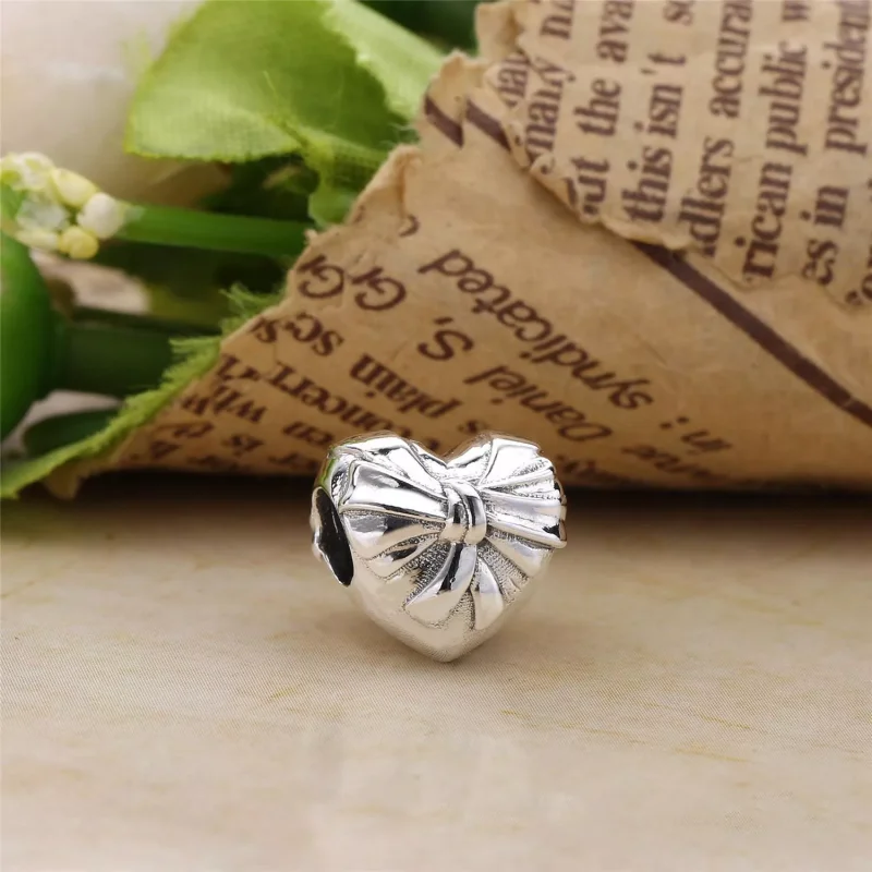 (resim) Pandora Charm, Parlak Kalpli Fiyonk - 797303 - Görüntüle 2