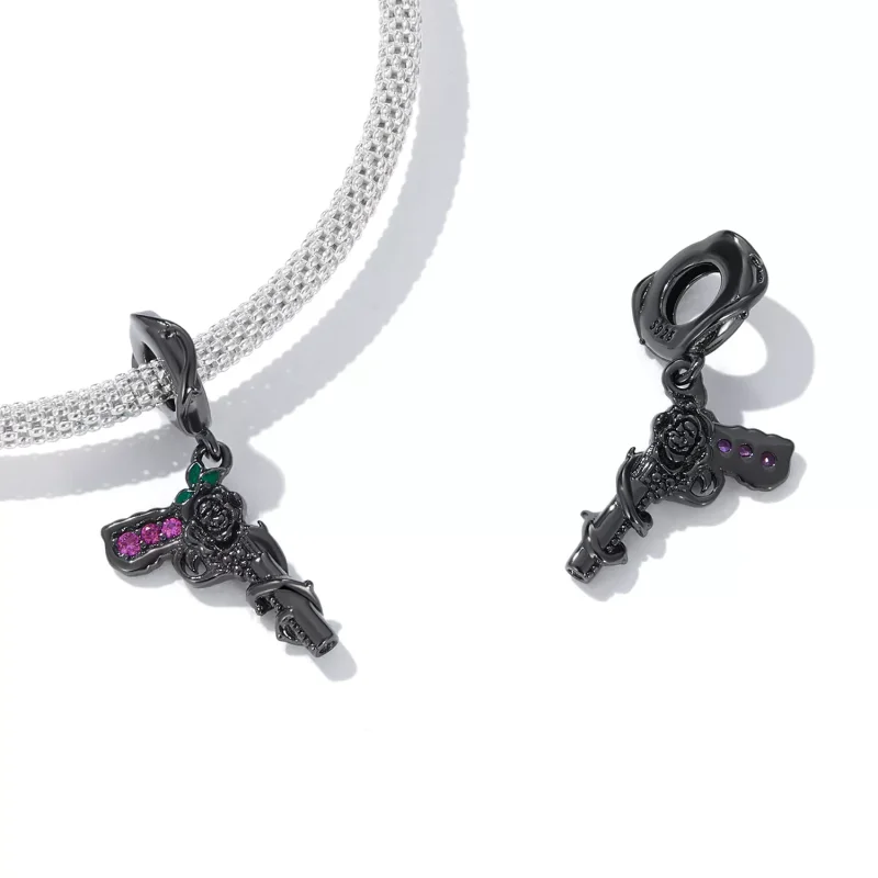 (resim) Pandora Stil Gül Pistol Sallantılı Küpe - SCC2241 - Görüntüle 4
