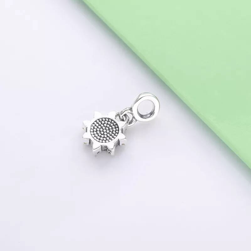 (resim) Pandora benim yaz güneşim Sallantılı Charm - 798976C01 - Görüntüle 3