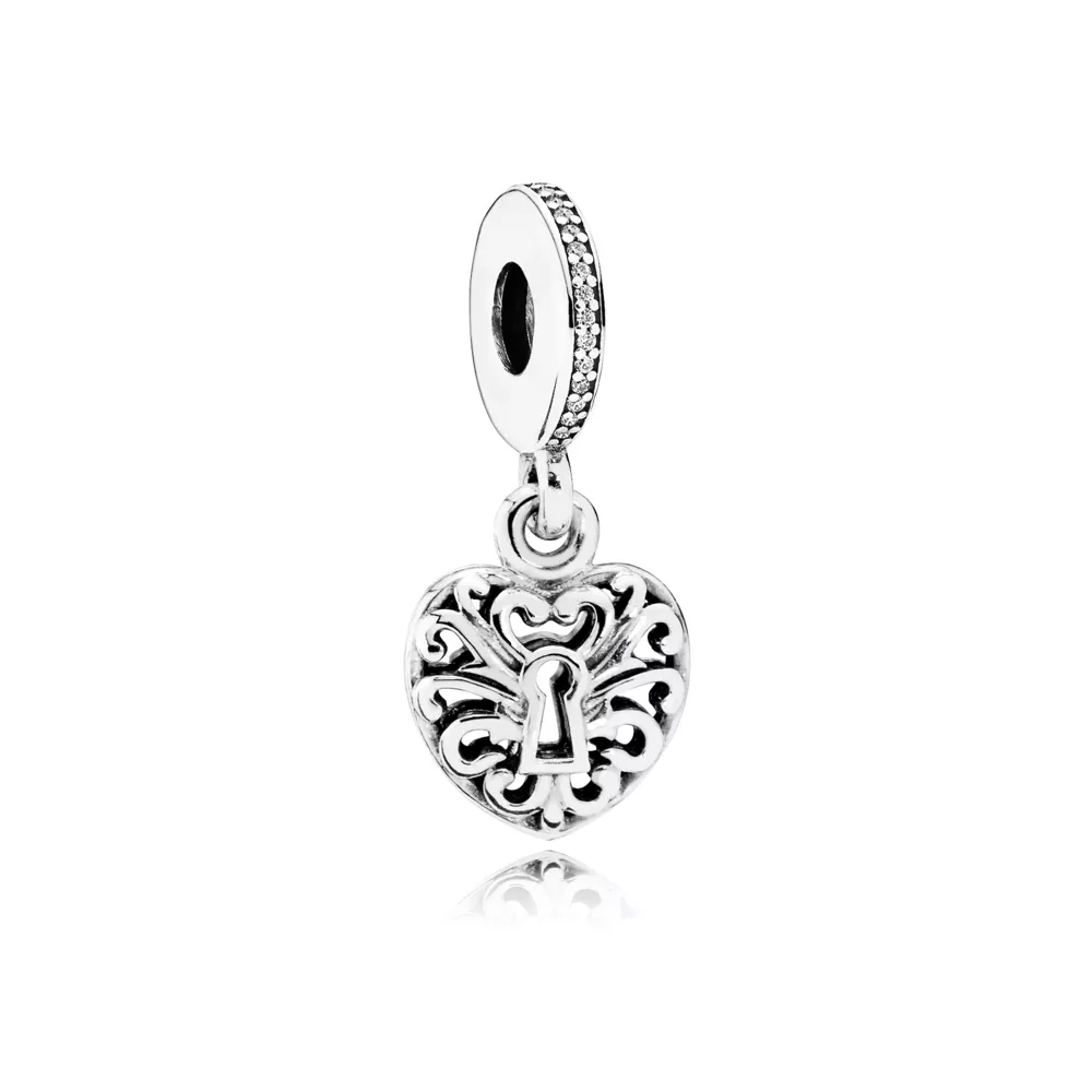 pandora sallantili charm giriftli kalpli kilit 791876cz